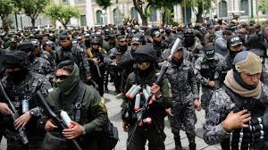 Represión policial deja decenas de heridos y detenidos en Colombia