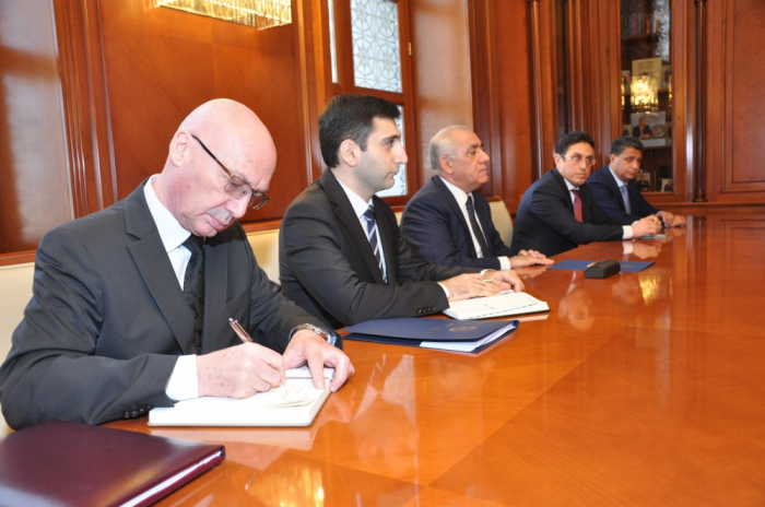   Le Premier ministre azerbaïdjanais rencontre le ministre slovaque des Affaires étrangères et européennes  