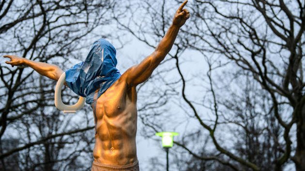 Fans beschädigen Ibrahimovic-Statue in Malmö