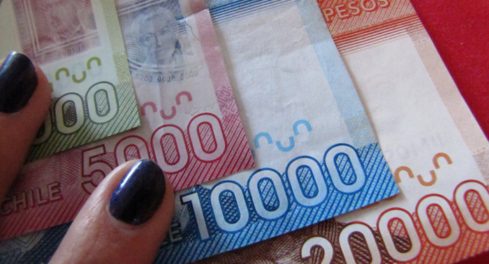 Banco Central de Chile venderá 20.000 millones de dólares para frenar caída del peso