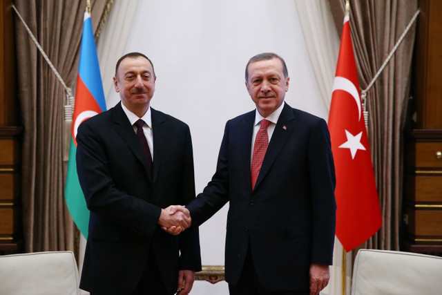   Türkische und aserbaidschanische Staats- und Regierungschefs nehmen an der historischen Einweihung der Pipeline teil  