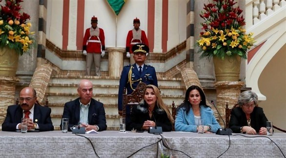 بوليفيا تأمر الدبوماسيين الفنزويليين بمغادرة أراضيها