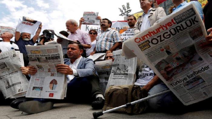 تقرير يصف تركيا بعاصمة ما يلحق بالصحافيين من انتهاكات