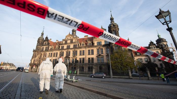 Polizei sucht DNA-Spuren der Juwelendiebe
 
 
 
 
 
 
 
 