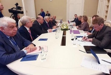  Presidente de parlamento azerbaiyano celebra varias reuniones en San Petersburgo 
