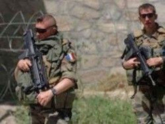 French troops pursuing Mali militants killed in helicopter collision