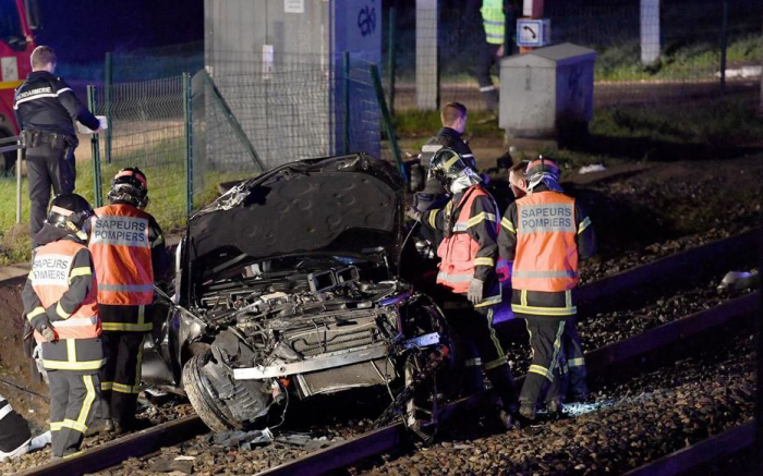 France: un train percute une voiture,   deux morts  