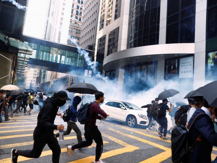 La police de Hongkong ouvre le feu sur des manifestants