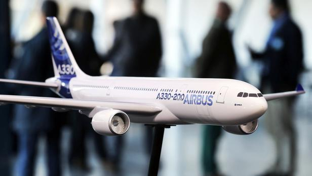 France: un avion Airbus perd une pièce d