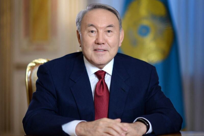 Nazarbayev Putinlə Zelenskini görüşdürmək istəyir 