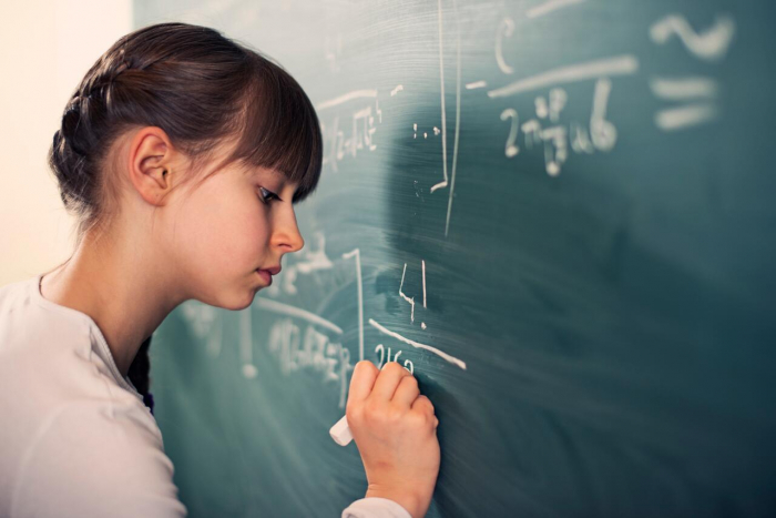 Mädchen und Jungen benutzen die gleichen Gehirnregionen für mathematische Probleme