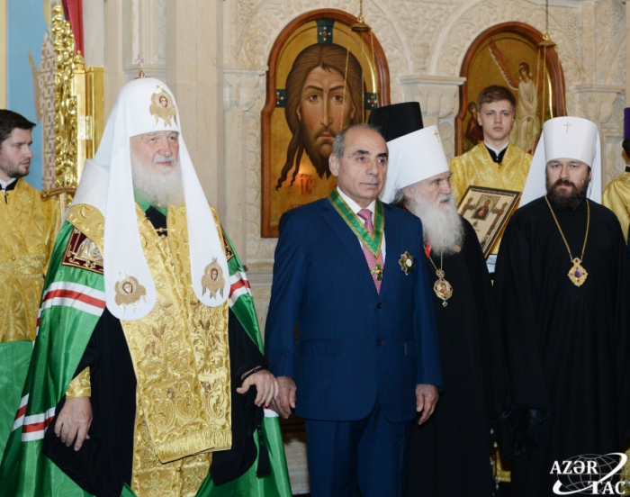   Patriarca Cirilo I visita la Catedral de las Santas Miróforas, en Bakú –   FOTOS    