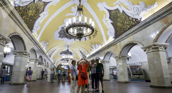 مترو موسكو يفسر وجود كاميرات فوق المراحيض