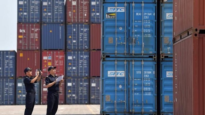   Chinas Ausfuhren fallen überraschend stark  