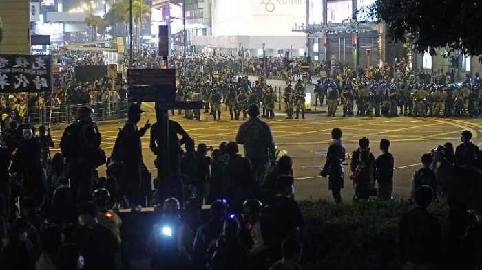   Gewalt überschattet Heiligabend in Hongkong  