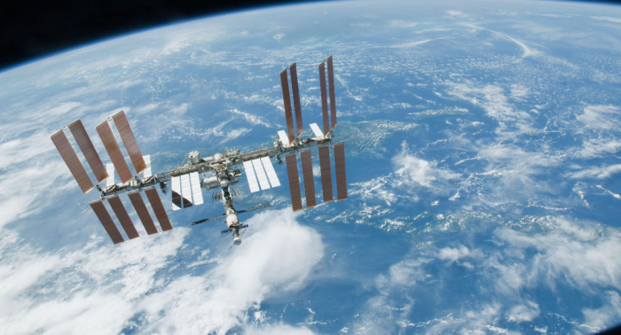 الفريق الروسي على المحطة الفضائية الدولية يبحث عن النفط