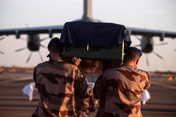   Les corps des 13 militaires tués au Mali sont arrivés en France  
