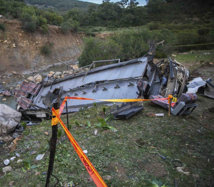   Ascienden a 24 los muertos al caer por un barranco un autobús turístico en Túnez  