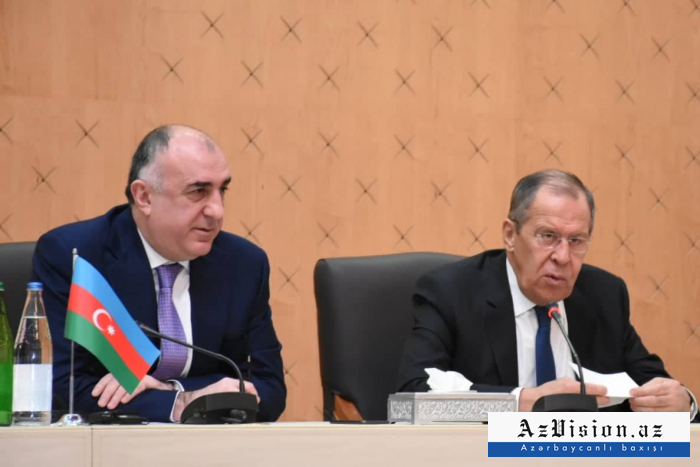  Aserbaidschanische und russische Außenministerien unterzeichnen Protokoll 