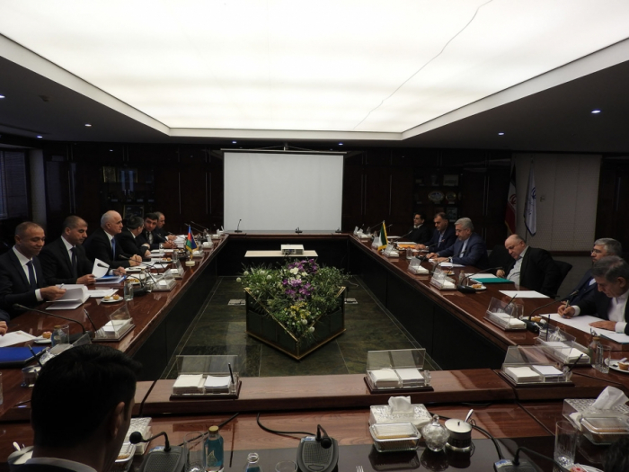  Discuten las perspectivas de cooperación energética entre Azerbaiyán e Irán 