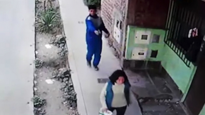   VIDEO:   Graban cómo un sicario de 18 años intenta asesinar a una mujer por unos 300 dólares en Perú