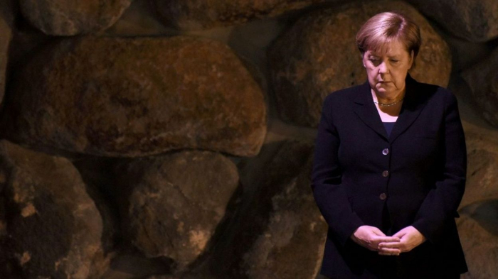  La chancelière allemande Angela Merkel visite Auschwitz  