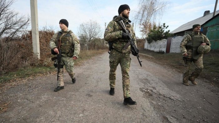 Putin and Zelensky in first talks to revive Ukraine peace efforts