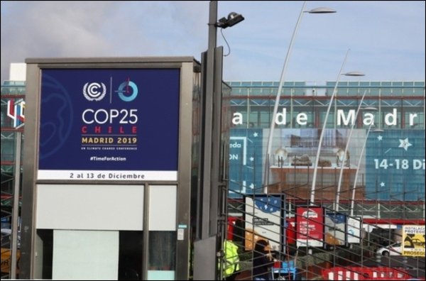 A Madrid, une marche pour le climat pour mettre la pression sur la COP25