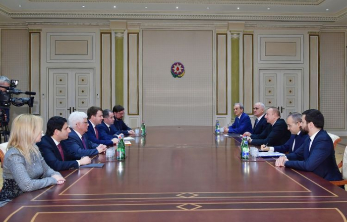   Presidente de Azerbaiyán recibe al ministro de Desarrollo Económico de Rusia  