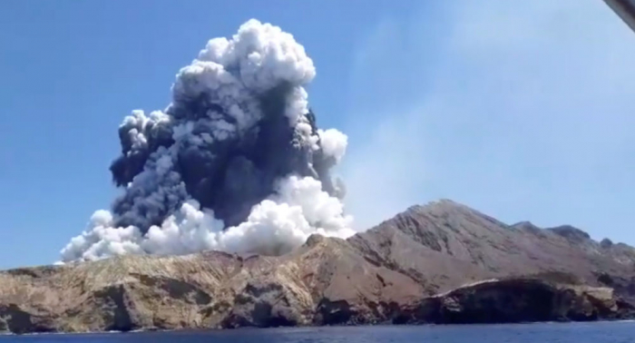 La erupción de un volcán mantiene en alerta a Nueva Zelanda 