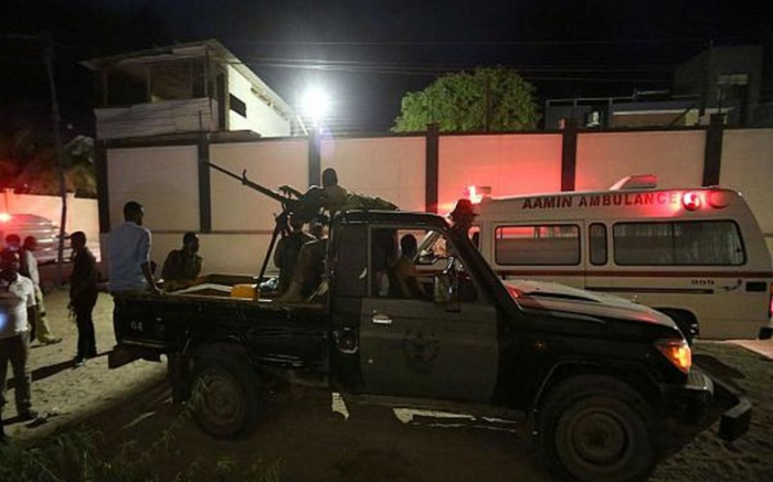   El grupo yihadista Al Shabab ataca un hotel en Somalia y hay cinco muertos  