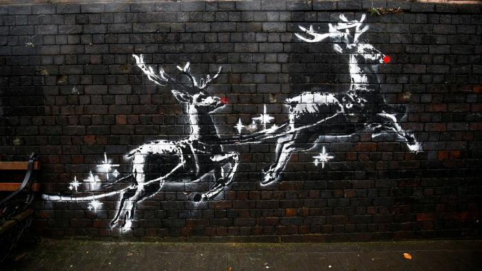 Graffiti navideño de Banksy es vandalizado a pocas horas de aparecer