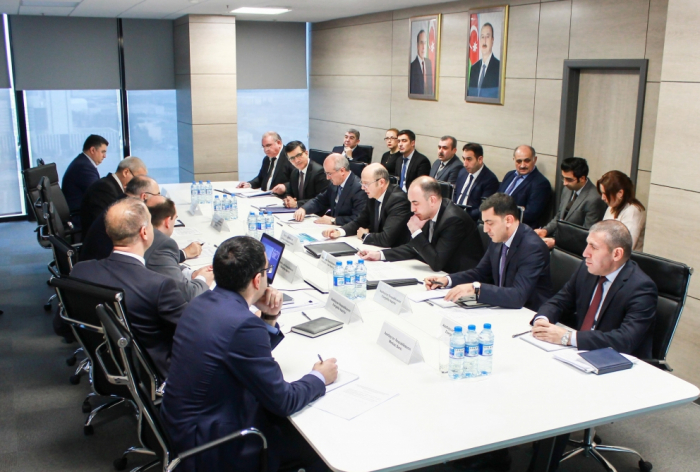   Ministerio de Energía de Azerbaiyán discute temas relacionados con la energía renovable  