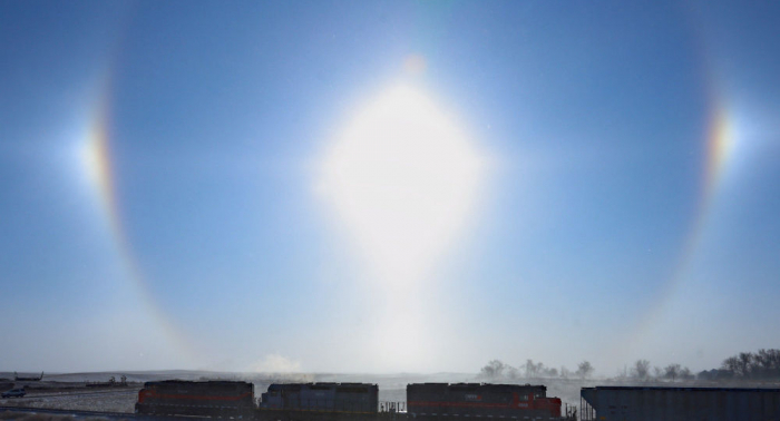   Vídeo:   Tres soles aparecen en el cielo de China 