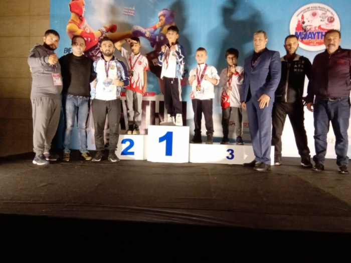   Luchadores azerbaiyanos ganan 10 medallas en la Copa de Europa  