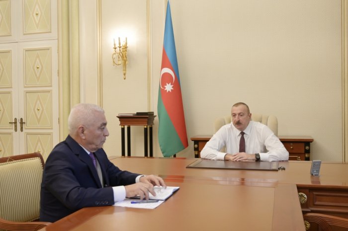   Ilham Aliyev recibe el jefe de Azerenergy  