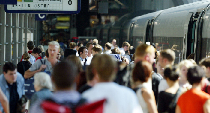 Linkspartei-Chefin will kostenfreie Bahncard 50 und 1. Klasse für alle – Netz-Reaktionen gespalten