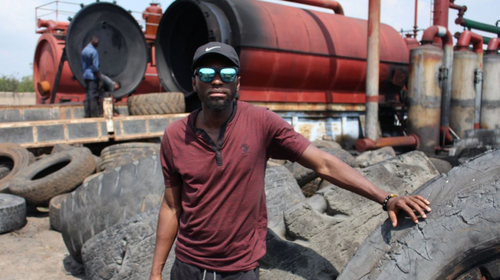 Transformer les pneus en carburant, une idée portée par un entrepreneur ghanéen