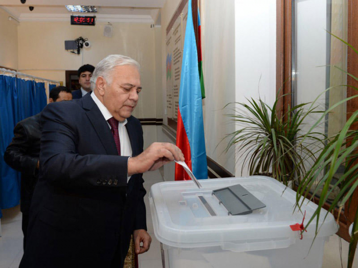  Azerbaijani Parliament speaker casts vote in municipal elections 