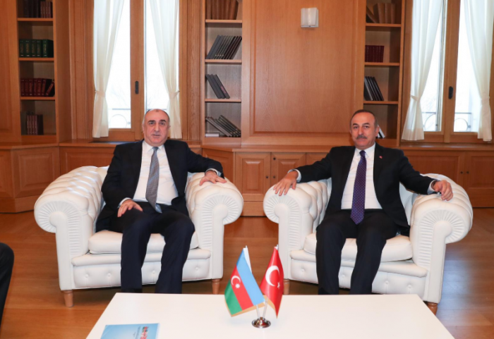   Elmar Mammadyarov se reúne con Mevlüt Çavuşoğlu  
