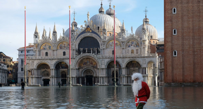   Venecia:   La marea alta alcanza 140 centímetros