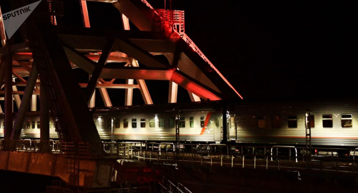   Erster Passagierzug überquert Krim-Brücke –   Video    