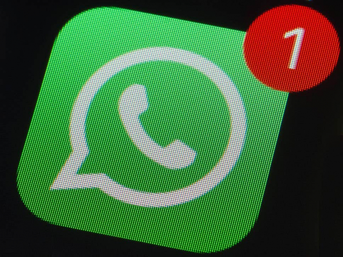 WhatsApp dark mode finally 