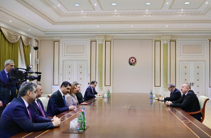  Ilham Aliyev recibe a la ministra de Comercio de Turquía