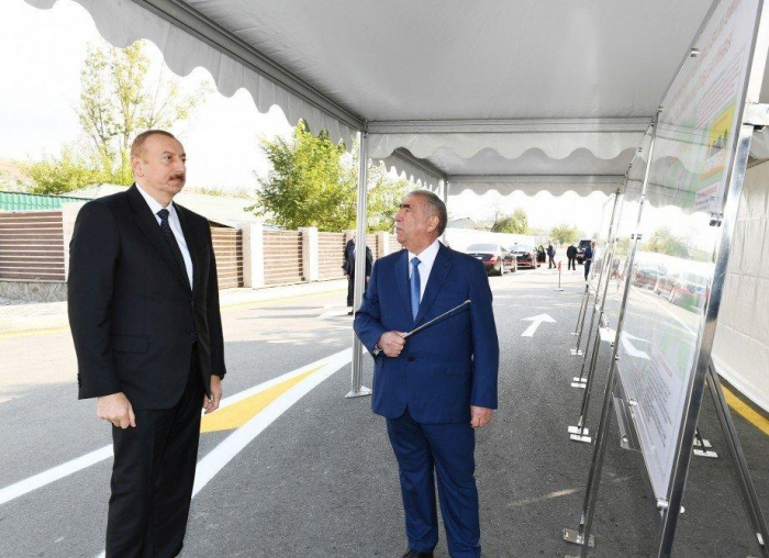   Ilham Aliyev se familiariza con la construcción de la carretera Bakú-Guba-Rusia  