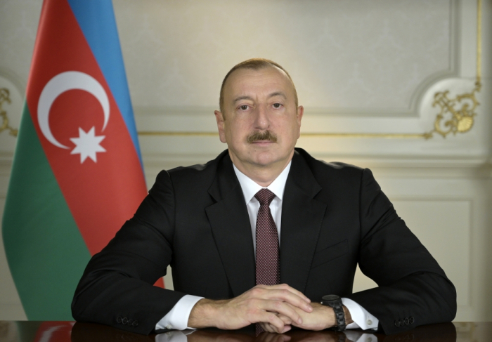 Le président Ilham Aliyev adresse ses félicitations au peuple azerbaïdjanais