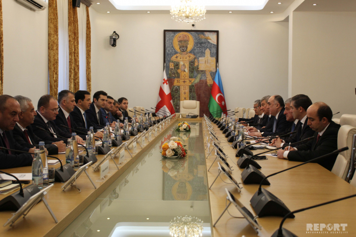  Le chef de la diplomatie azerbaïdjanaise a rencontré le président du Parlement géorgien 