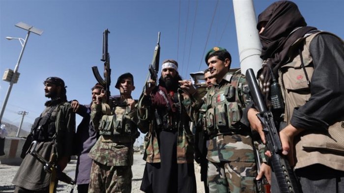 "Taliban" hərbi bazaya hücum etdi -   27 ölü   