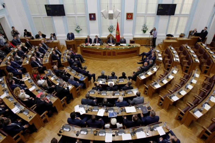   Monténégro:   incidents au Parlement, 18 députés d