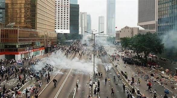 تواصل المواجهات في هونغ كونغ لليوم الثالث على التوالي